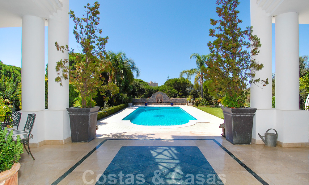 Villa de luxe de style colonial à acheter à l' Est de Marbella 22571