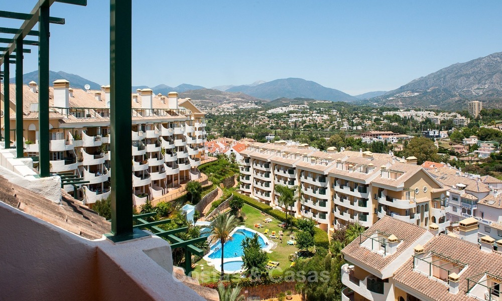 Appartements à vendre à proximité de toutes les commodités et de Puerto Banus à Nueva Andalucia, Marbella 1137