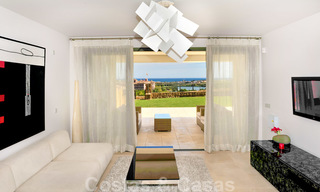 Appartements modernes et luxueux en première ligne du golf avec une vue imprenable sur le golf et la mer à vendre à Marbella - Benahavis 23883 