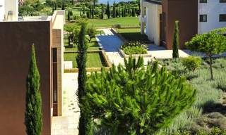 Appartements modernes et luxueux en première ligne du golf avec une vue imprenable sur le golf et la mer à vendre à Marbella - Benahavis 23898 