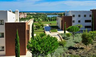 Appartements modernes et luxueux en première ligne du golf avec une vue imprenable sur le golf et la mer à vendre à Marbella - Benahavis 23899 