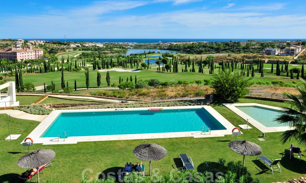Appartements modernes et luxueux en première ligne du golf avec une vue imprenable sur le golf et la mer à vendre à Marbella - Benahavis 23906
