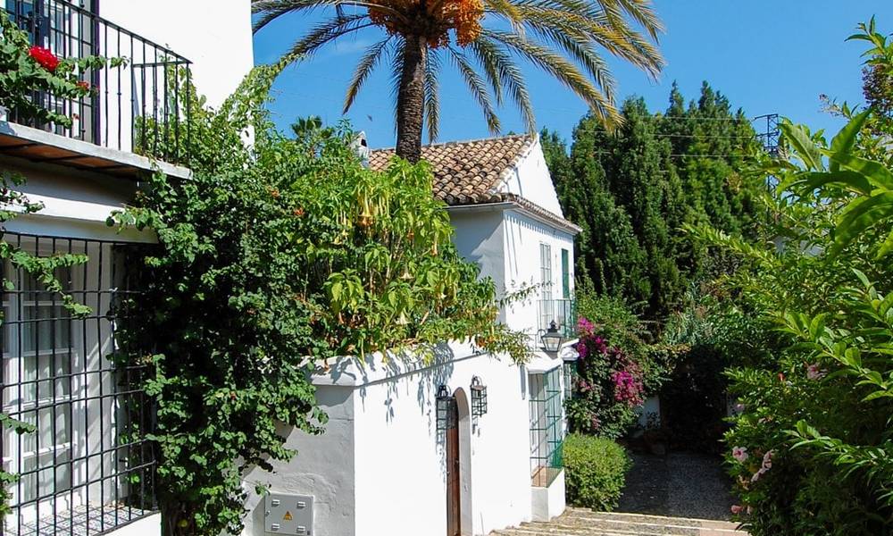 Maisons mitoyennes à vendre de style andalouses à Marbella 28247