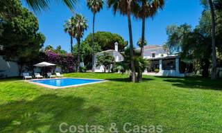 Villa traditionnelle méditerranéenne de luxe sur un grand terrain à vendre sur le Golden Mile à Marbella 44198 