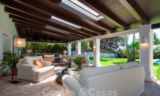 Villa traditionnelle méditerranéenne de luxe sur un grand terrain à vendre sur le Golden Mile à Marbella 44202 