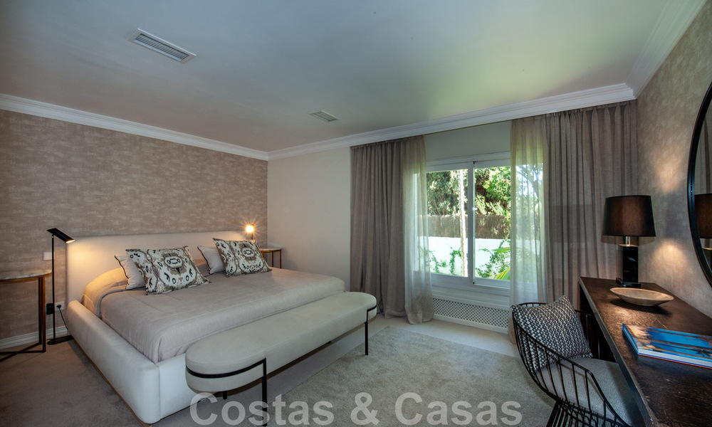 Villa traditionnelle méditerranéenne de luxe sur un grand terrain à vendre sur le Golden Mile à Marbella 44218