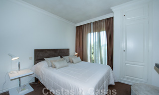 Villa traditionnelle méditerranéenne de luxe sur un grand terrain à vendre sur le Golden Mile à Marbella 44220 