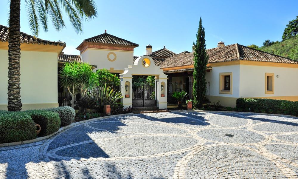 Charmante villa de luxe de style andalou à acheter dans la Zagaleta, Marbella - Benahavis 20419