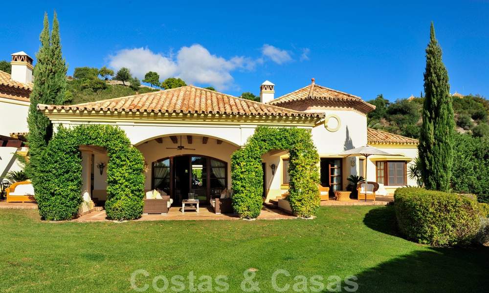 Charmante villa de luxe de style andalou à acheter dans la Zagaleta, Marbella - Benahavis 20437