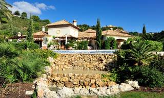 Charmante villa de luxe de style andalou à acheter dans la Zagaleta, Marbella - Benahavis 20440 