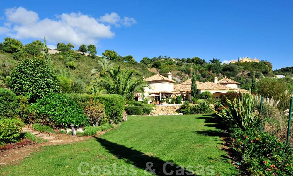Charmante villa de luxe de style andalou à acheter dans la Zagaleta, Marbella - Benahavis 20441