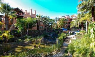 Appartements et penthouses de luxe à vendre dans un complexe en première ligne de plage à San Pedro, Marbella 29871 
