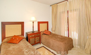 Appartements et penthouses de luxe à vendre dans un complexe en première ligne de plage à San Pedro, Marbella 29874 