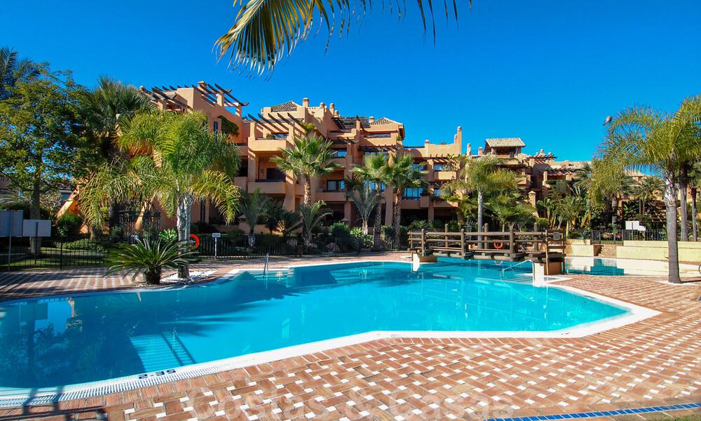 Appartements et penthouses de luxe à vendre dans un complexe en première ligne de plage à San Pedro, Marbella 29879