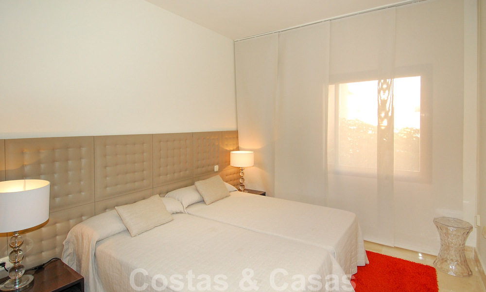 Appartements et penthouses de luxe à vendre dans un complexe en première ligne de plage à San Pedro, Marbella 29880