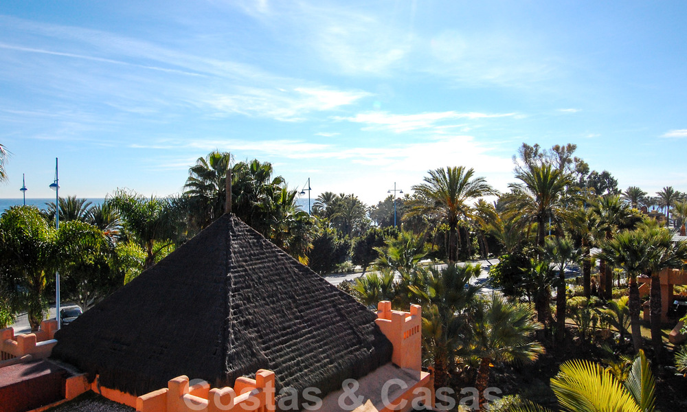 Appartements et penthouses de luxe à vendre dans un complexe en première ligne de plage à San Pedro, Marbella 29893