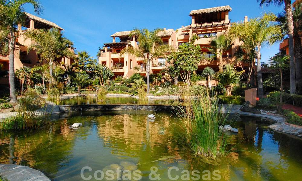 Appartements et penthouses de luxe à vendre dans un complexe en première ligne de plage à San Pedro, Marbella 29898