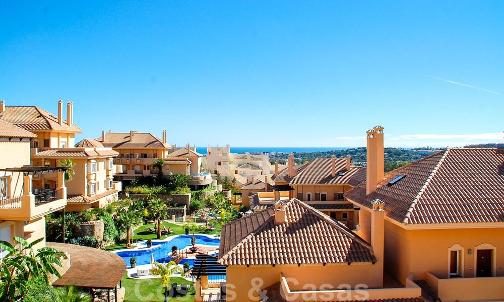 Appartements bon marché et penthouses duplex de luxe à vendre à Nueva Andalucia, Marbella 20800