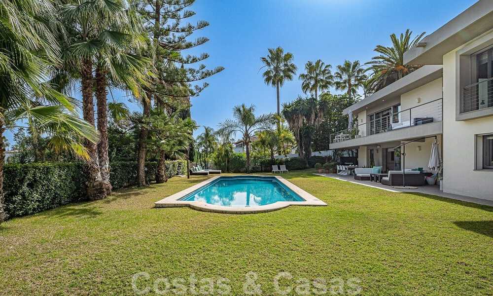 Villa moderne de luxe à vendre dans la vallée du golf de Nueva Andalucia, à distance de marche de Puerto Banus, Marbella 51027