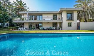 Villa moderne de luxe à vendre dans la vallée du golf de Nueva Andalucia, à distance de marche de Puerto Banus, Marbella 51029 