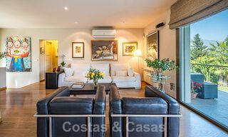 Villa moderne de luxe à vendre dans la vallée du golf de Nueva Andalucia, à distance de marche de Puerto Banus, Marbella 51043 