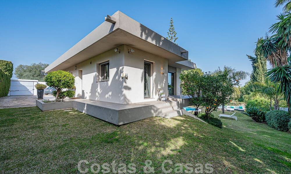Villa moderne de luxe à vendre dans la vallée du golf de Nueva Andalucia, à distance de marche de Puerto Banus, Marbella 51047
