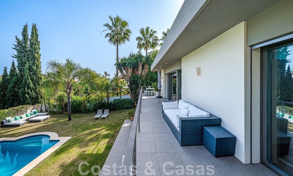 Villa moderne de luxe à vendre dans la vallée du golf de Nueva Andalucia, à distance de marche de Puerto Banus, Marbella 51052