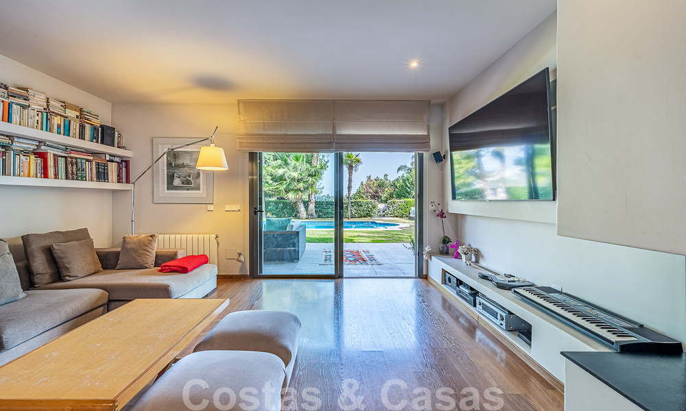 Villa moderne de luxe à vendre dans la vallée du golf de Nueva Andalucia, à distance de marche de Puerto Banus, Marbella 51060