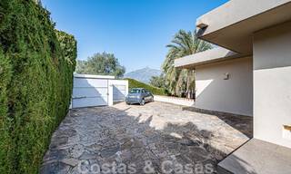 Villa moderne de luxe à vendre dans la vallée du golf de Nueva Andalucia, à distance de marche de Puerto Banus, Marbella 51064 