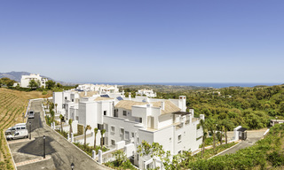 Appartement à acheter à Marbella avec vue panoramique sur la montagne et la mer. 17838 
