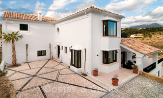 Villa moderne de style andalou à acheter dans la zone de Marbella - Benahavis 29482 