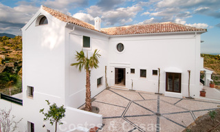Villa moderne de style andalou à acheter dans la zone de Marbella - Benahavis 29484 