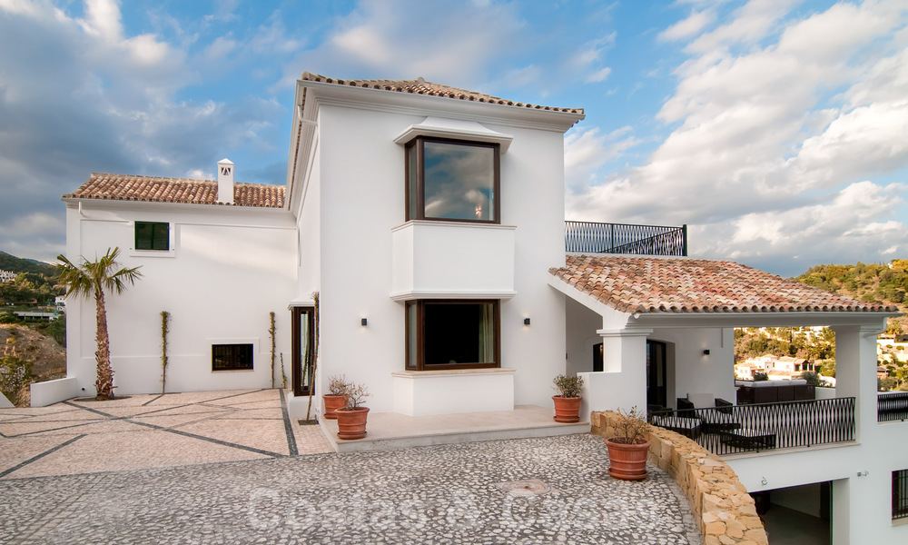Villa moderne de style andalou à acheter dans la zone de Marbella - Benahavis 29486