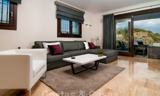 Villa moderne de style andalou à acheter dans la zone de Marbella - Benahavis 29553 