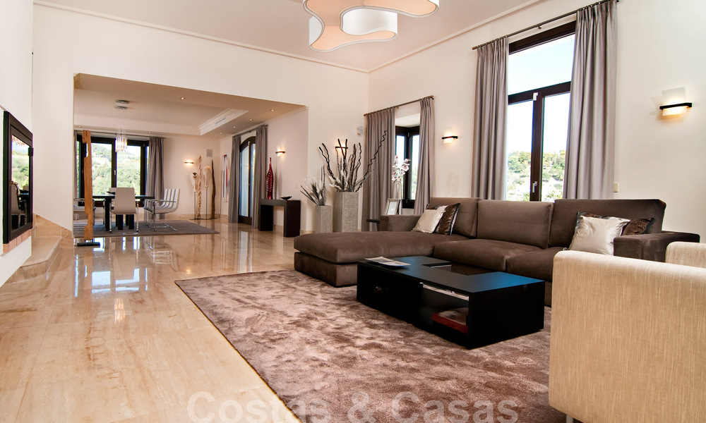Villa moderne de style andalou à acheter dans la zone de Marbella - Benahavis 29563