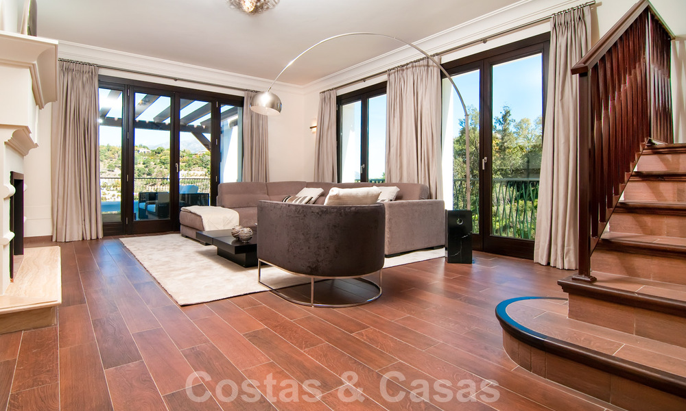 Villa moderne de style andalou à acheter dans la zone de Marbella - Benahavis 29567