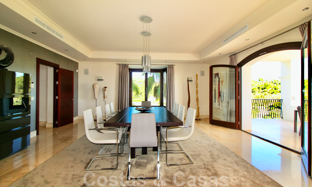 Villa moderne de style andalou à acheter dans la zone de Marbella - Benahavis 31582