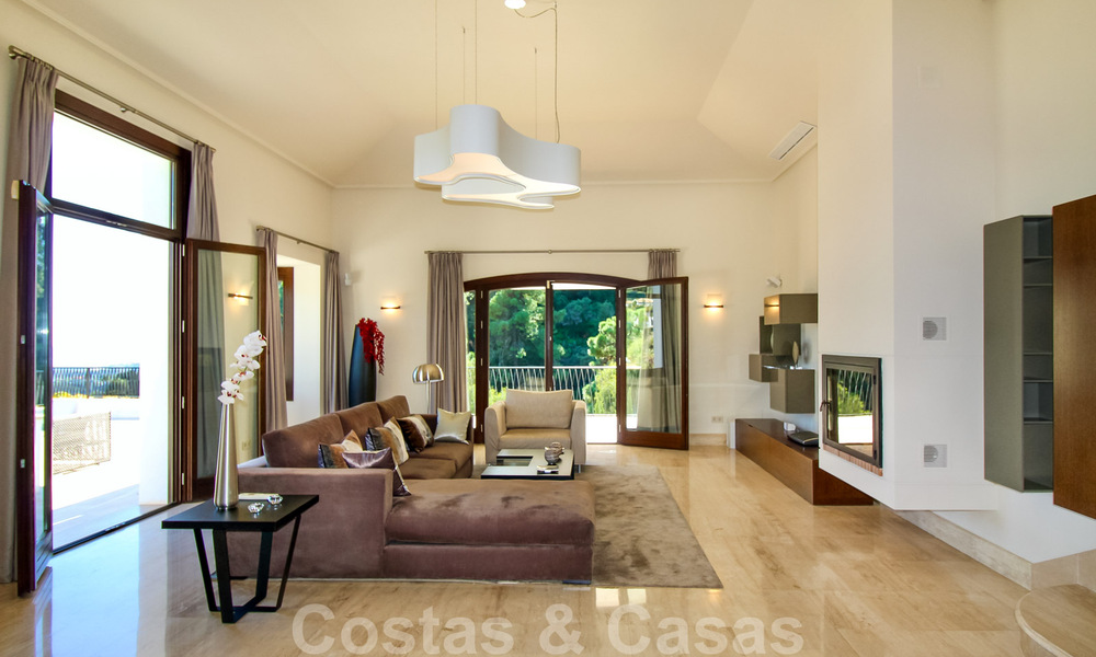 Villa moderne de style andalou à acheter dans la zone de Marbella - Benahavis 31583