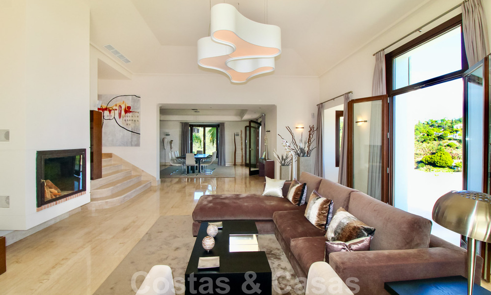 Villa moderne de style andalou à acheter dans la zone de Marbella - Benahavis 31584