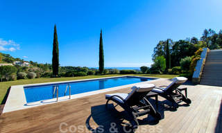 Villa moderne de style andalou à acheter dans la zone de Marbella - Benahavis 31591 