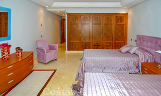 Appartements et penthouses de luxe à vendre en première ligne de plage à Marbella 33839 