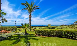Appartements et penthouses de luxe à vendre en première ligne de plage à Marbella 33847 