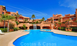 Appartements et penthouses de luxe à vendre en première ligne de plage à Marbella 33850 