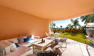 Appartements et penthouses de luxe à vendre en première ligne de plage à Marbella 33861 