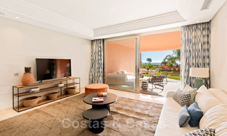 Appartements et penthouses de luxe à vendre en première ligne de plage à Marbella 33868 
