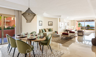 Appartements et penthouses de luxe à vendre en première ligne de plage à Marbella 33881 