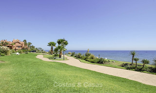 Appartement penthouse exclusif en première ligne de plage à vendre, New Golden Mile, entre Marbella et Estepona 23233 