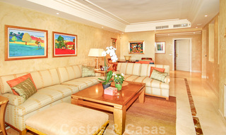 Appartements de premier étage de luxe à vendre dans un complexe en première ligne de plage, nouvelle Mille d' Or, Marbella - Estepona 26964 