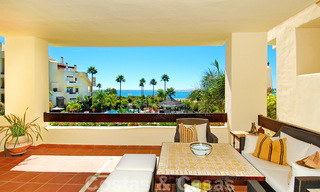 Appartements de premier étage de luxe à vendre dans un complexe en première ligne de plage, nouvelle Mille d' Or, Marbella - Estepona 26965 