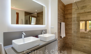 Appartements de premier étage de luxe à vendre dans un complexe en première ligne de plage, nouvelle Mille d' Or, Marbella - Estepona 26988 